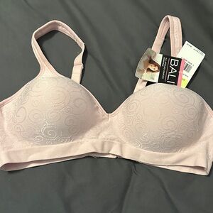NWT-Bali Women's Soft Pink Swirl Bra